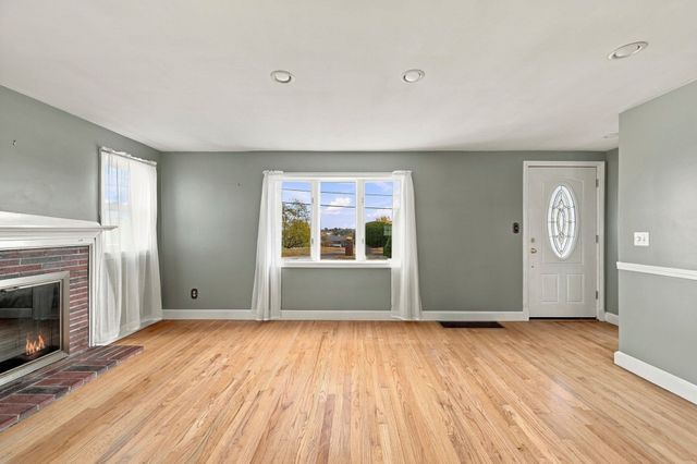 24 Overlook Ave, Beverly, MA 01915