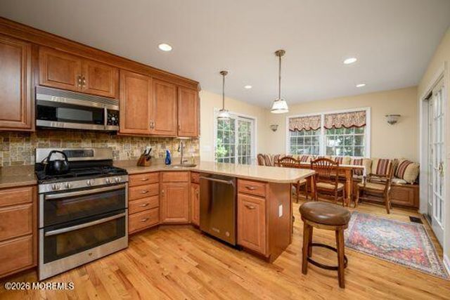 18 Standish Drive, Howell, NJ 07731