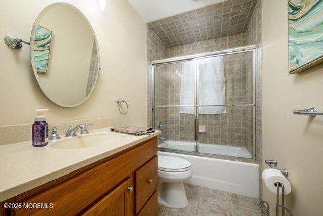 18 Standish Drive, Howell, NJ 07731