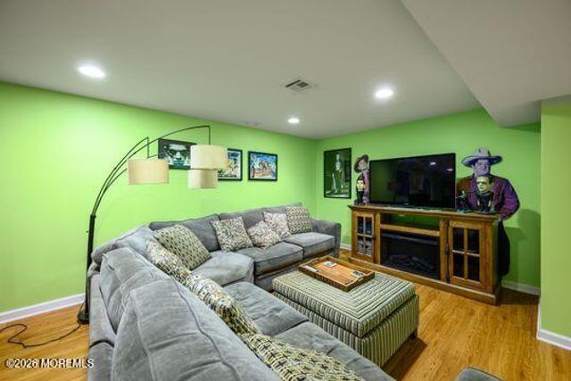 18 Standish Drive, Howell, NJ 07731