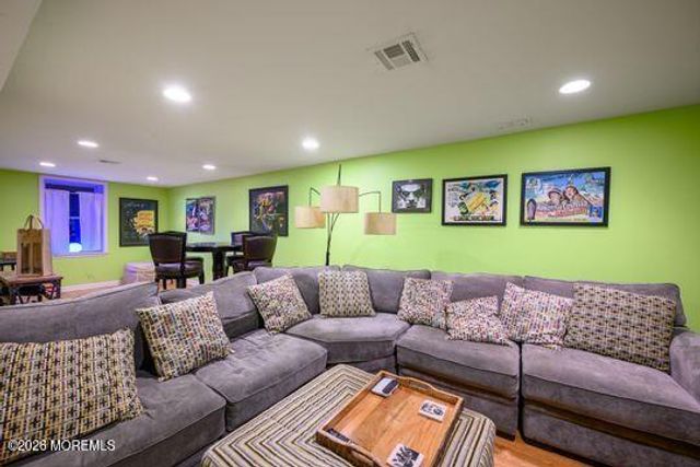 18 Standish Drive, Howell, NJ 07731