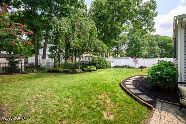 18 Standish Drive, Howell, NJ 07731
