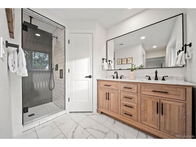 6769 S Foresthill St, Littleton, CO 80120