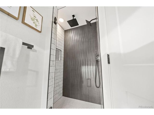 6769 S Foresthill St, Littleton, CO 80120
