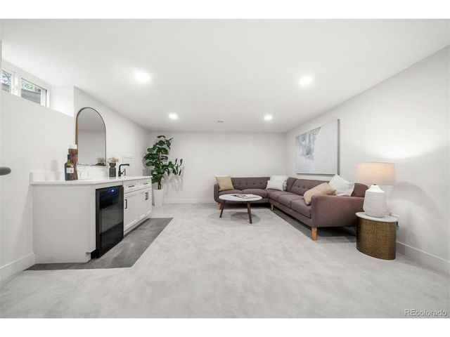 6769 S Foresthill St, Littleton, CO 80120