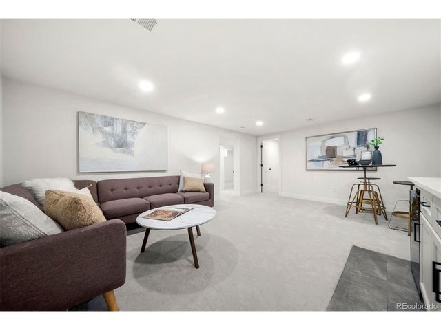 6769 S Foresthill St, Littleton, CO 80120