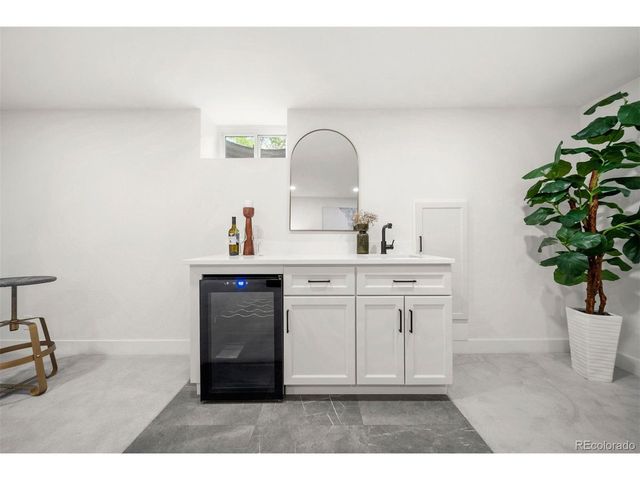 6769 S Foresthill St, Littleton, CO 80120