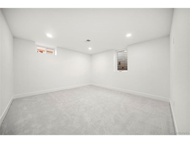 6769 S Foresthill St, Littleton, CO 80120