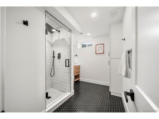6769 S Foresthill St, Littleton, CO 80120