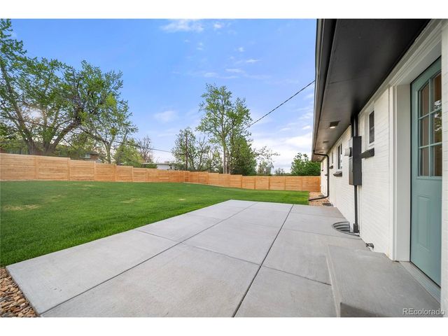6769 S Foresthill St, Littleton, CO 80120