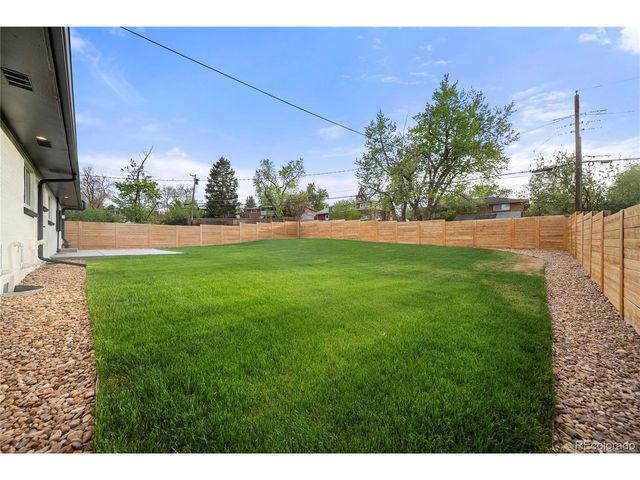 6769 S Foresthill St, Littleton, CO 80120