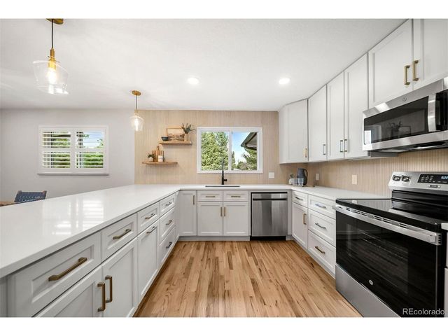 6769 S Foresthill St, Littleton, CO 80120