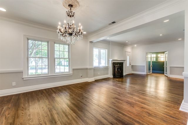 5027 Stoneleigh Avenue, Dallas, TX 75235