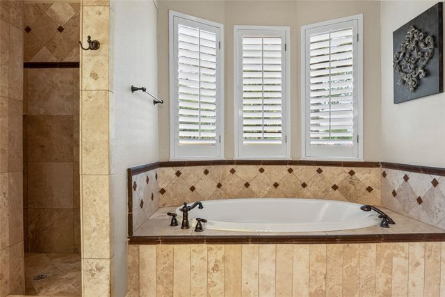 419 E Hickory Ridge Circle, Argyle, TX 76226