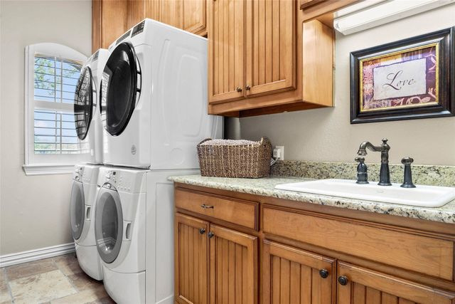 419 E Hickory Ridge Circle, Argyle, TX 76226