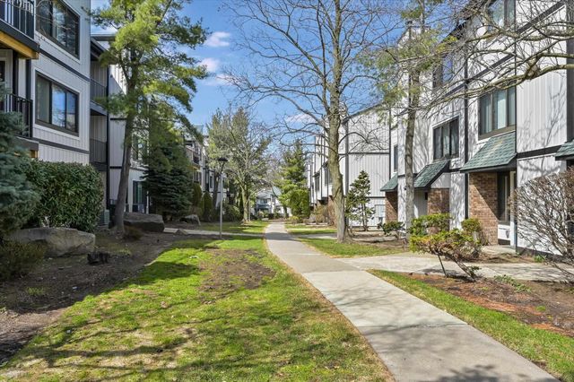 1537 #7 JOHN ST, Fort Lee, NJ 07024