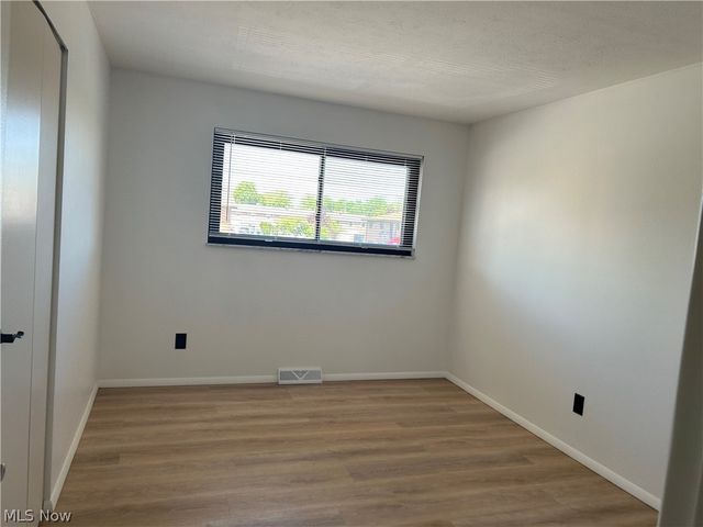 24635 Clareshire Drive 203, North Olmsted, OH 44070
