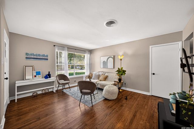 206 Enchanted Dr, San Antonio, TX 78216
