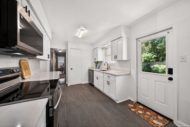 206 Enchanted Dr, San Antonio, TX 78216