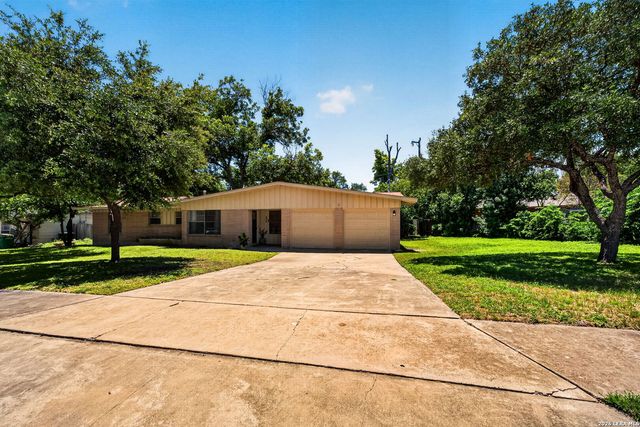 206 Enchanted Dr, San Antonio, TX 78216