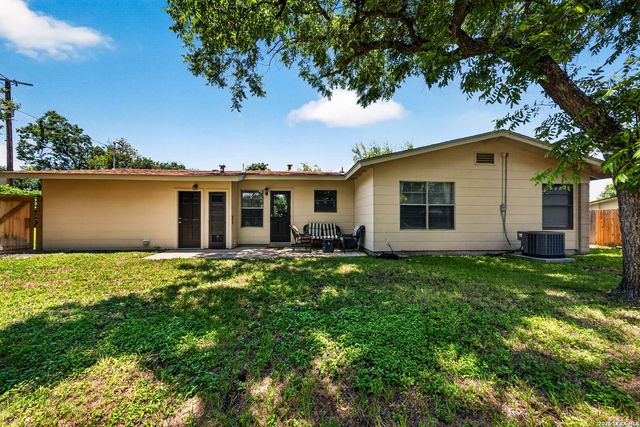 206 Enchanted Dr, San Antonio, TX 78216