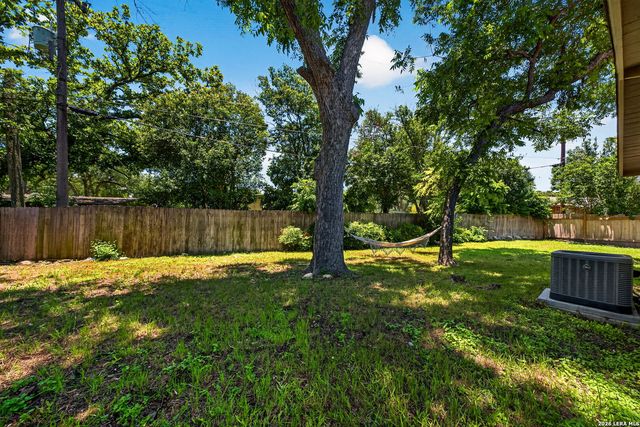 206 Enchanted Dr, San Antonio, TX 78216