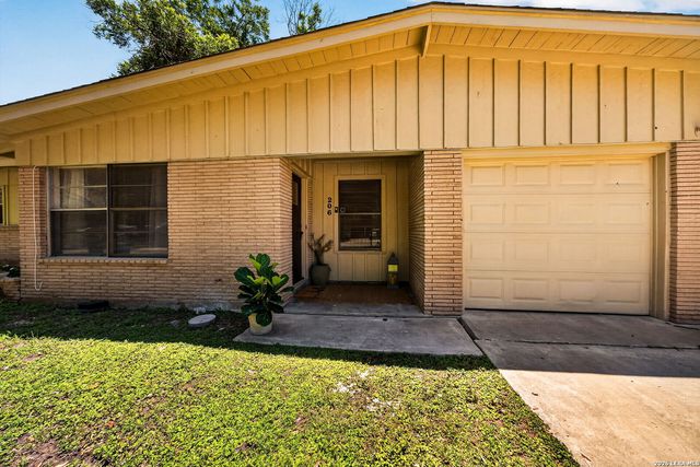206 Enchanted Dr, San Antonio, TX 78216