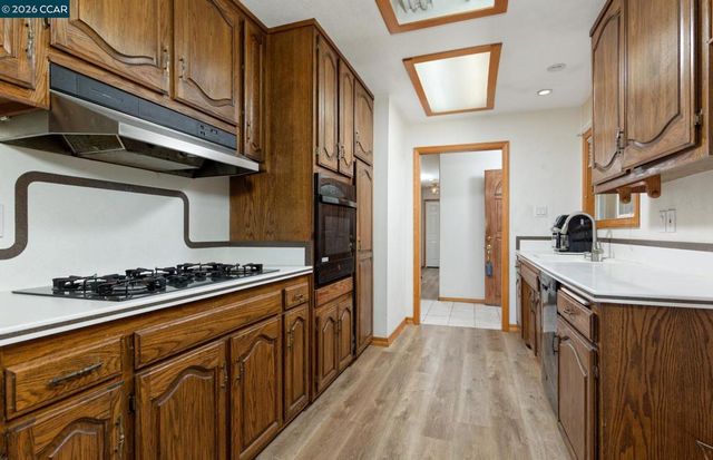 8280 Elgin Ln, Dublin, CA 94568
