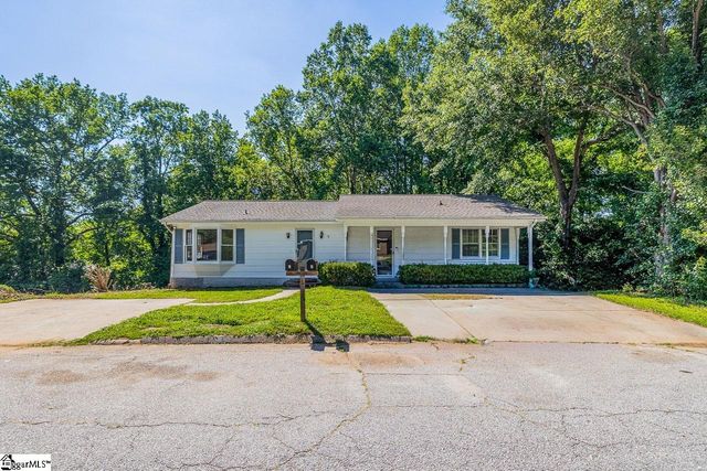 4016 Pebblebrook Court, Spartanburg, SC 29301