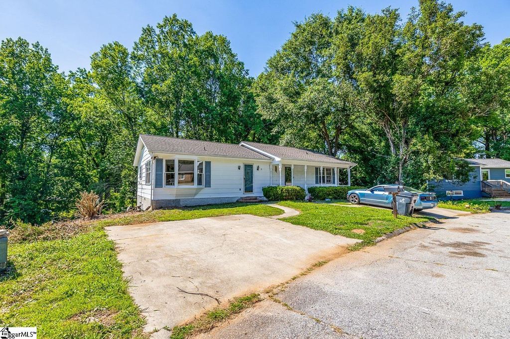 4016 Pebblebrook Court, Spartanburg, SC 29301