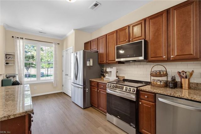 216 Monticello CT, Smithfield, VA 23430