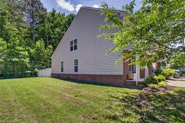 216 Monticello CT, Smithfield, VA 23430