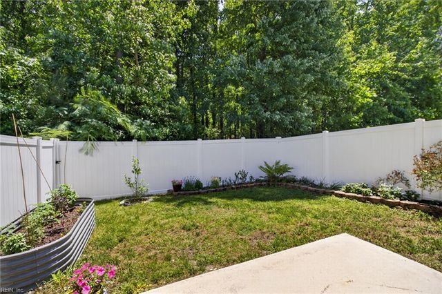 216 Monticello CT, Smithfield, VA 23430