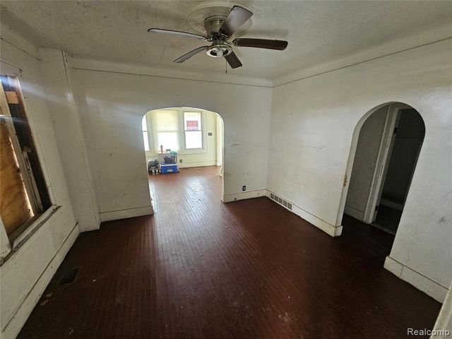 8086 Almont Street, Detroit, MI 48234