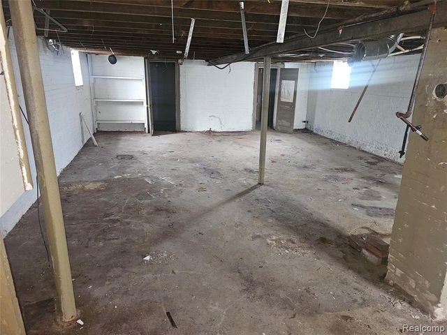 8086 Almont Street, Detroit, MI 48234