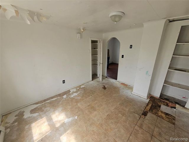 8086 Almont Street, Detroit, MI 48234