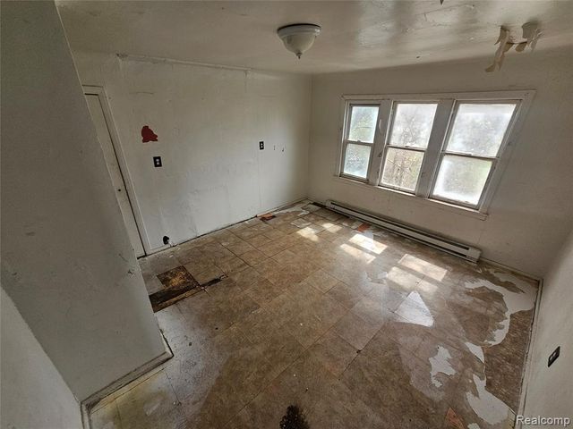 8086 Almont Street, Detroit, MI 48234
