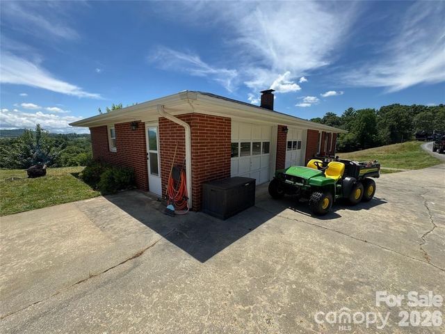 598 Miles View Road, Mills River, NC 28759