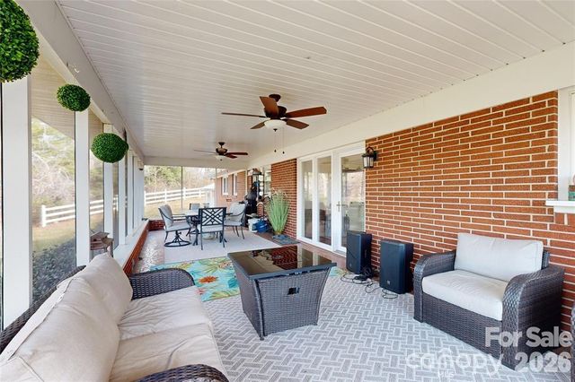 598 Miles View Road, Mills River, NC 28759