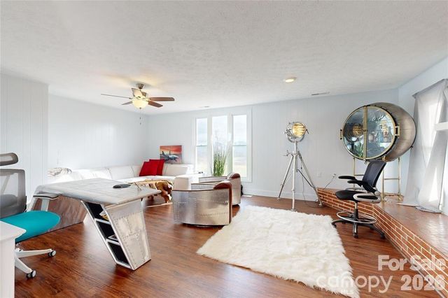 598 Miles View Road, Mills River, NC 28759