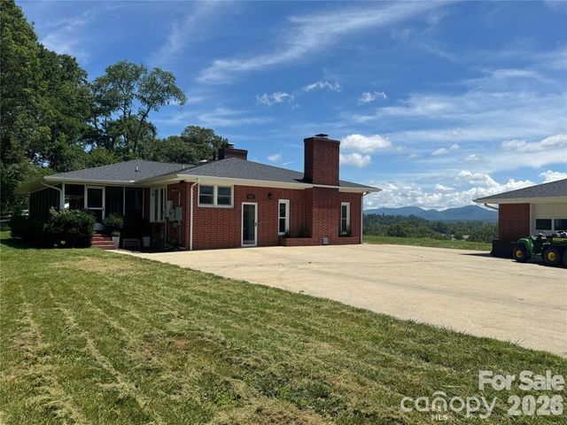 598 Miles View Road, Mills River, NC 28759