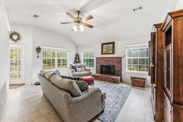 691 Bishop Road, Huntsville, TX 77320