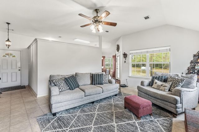 691 Bishop Road, Huntsville, TX 77320