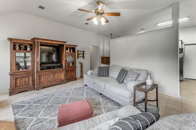 691 Bishop Road, Huntsville, TX 77320