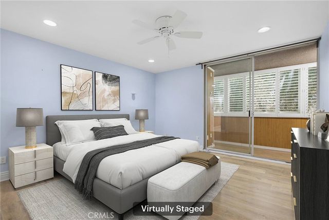 18134 Killion Street 4, Tarzana, CA 91356