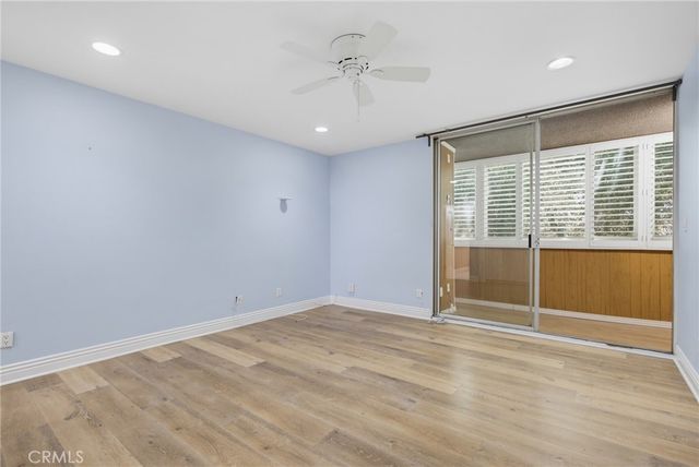 18134 Killion Street 4, Tarzana, CA 91356