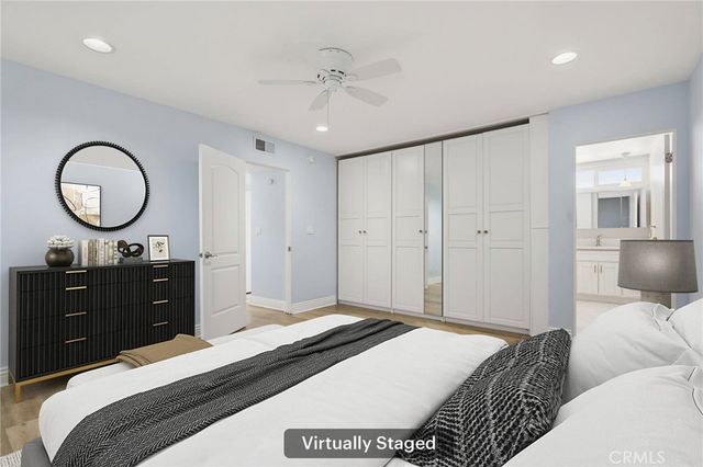 18134 Killion Street 4, Tarzana, CA 91356