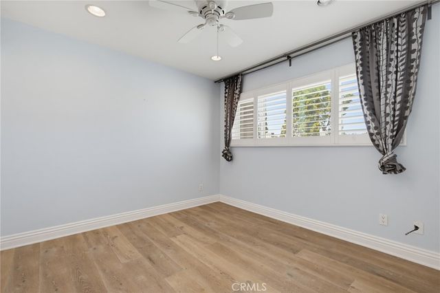 18134 Killion Street 4, Tarzana, CA 91356