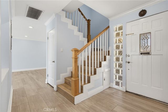 18134 Killion Street 4, Tarzana, CA 91356