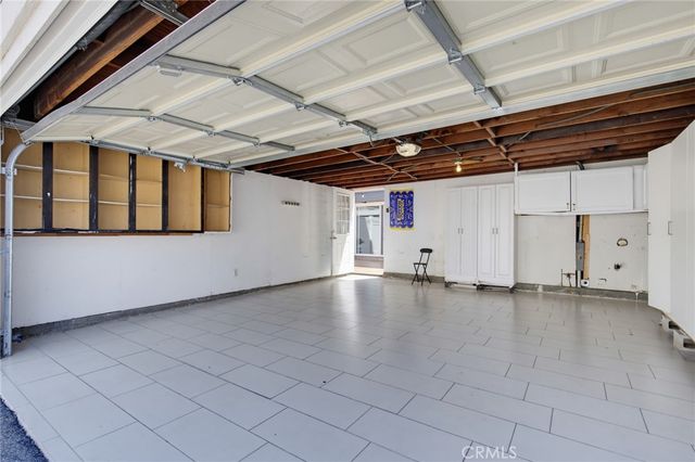 18134 Killion Street 4, Tarzana, CA 91356